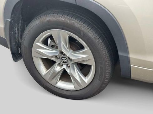 Used 2016 Toyota Highlander Limited w/ Protection Package #3 AWD/4WD image 8