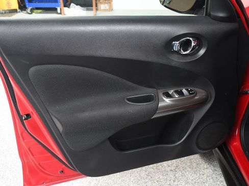 Used 2014 Nissan Juke S FWD image 21