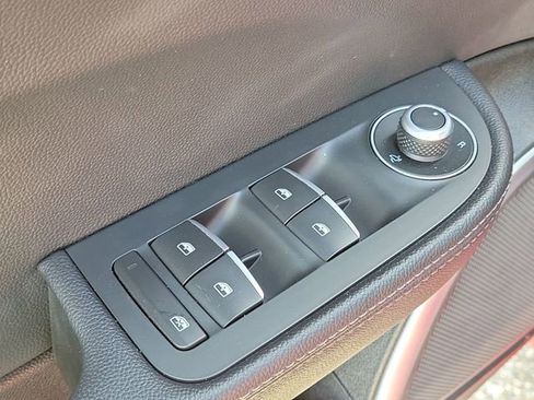 Used 2022 Alfa Romeo Giulia Veloce RWD image 18
