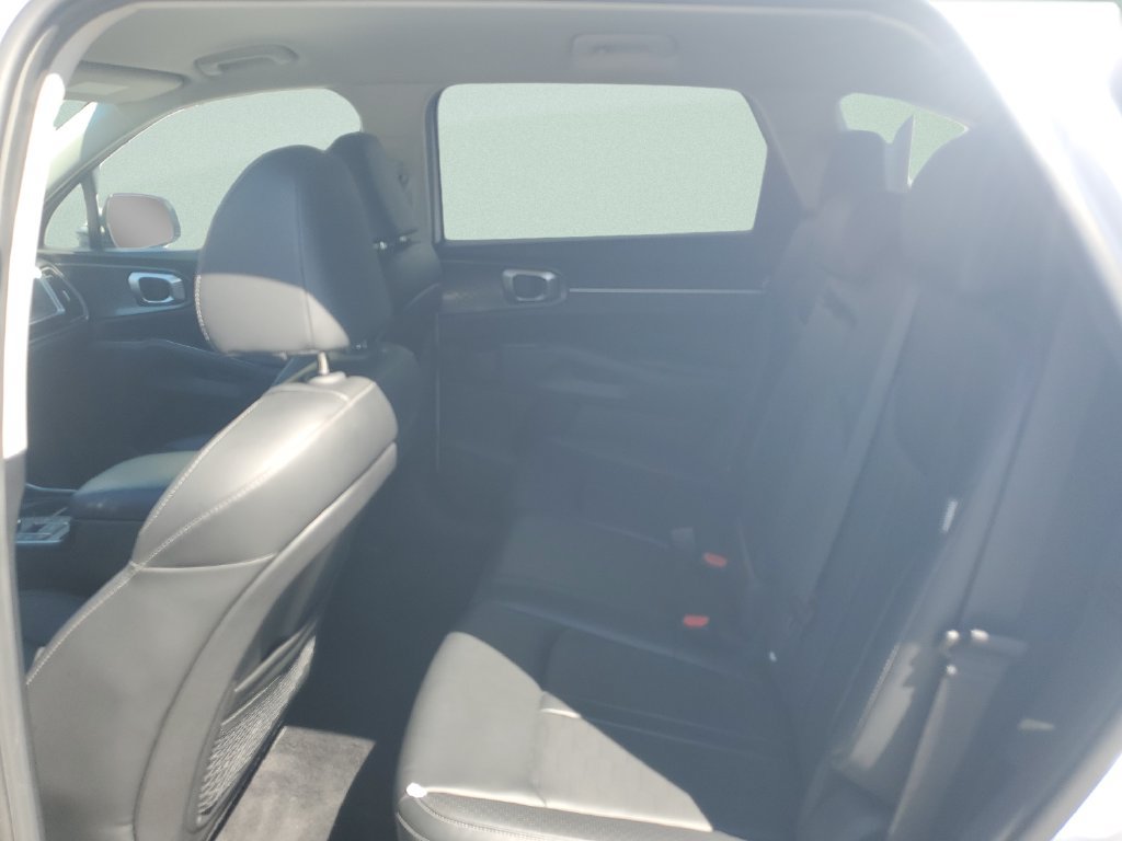 Used 2025 Kia Sorento S AWD/4WD image 10