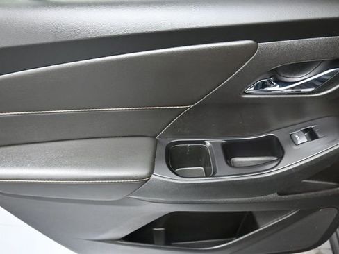 Used 2020 Chevrolet Traverse LT w/ Driver Confidence II Package image 19