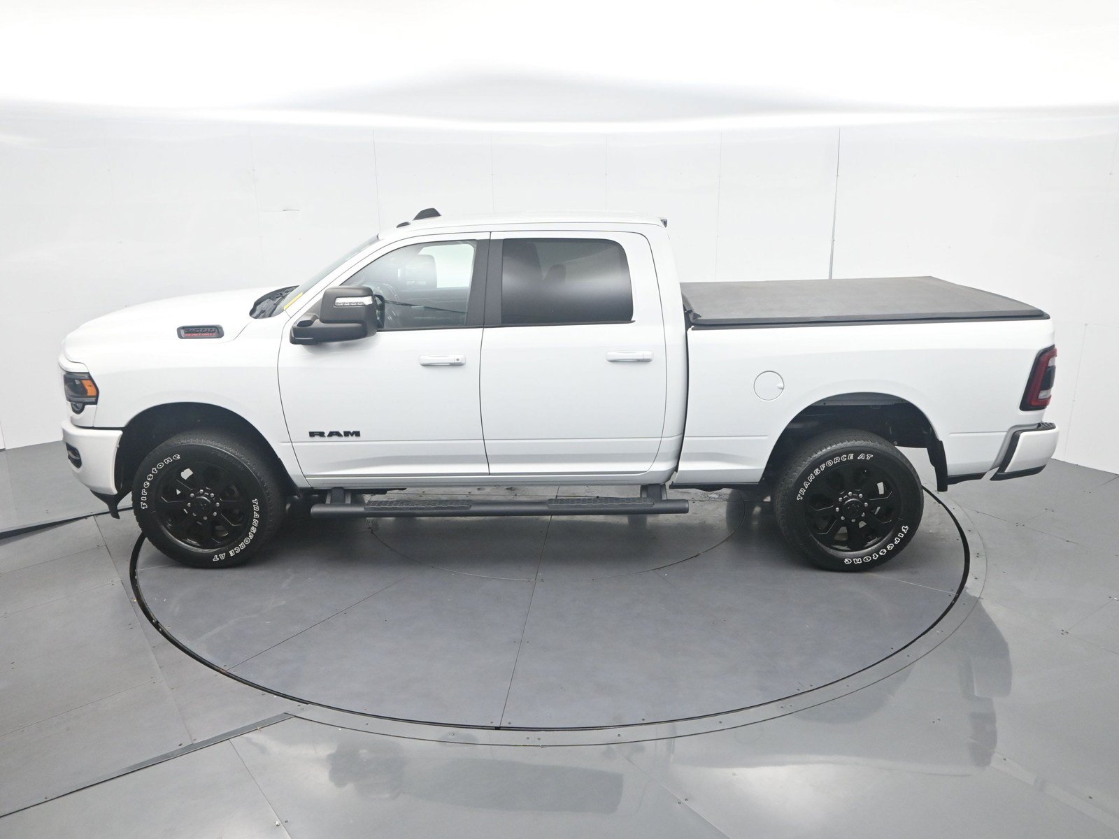 Used 2024 RAM 2500 Big Horn w/ Night Edition AWD/4WD image 31