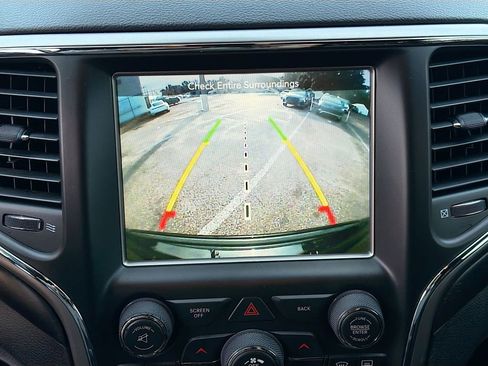 Used 2017 Jeep Grand Cherokee Altitude image 33