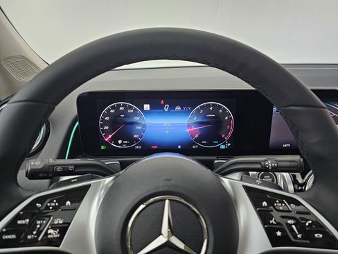 New 2026 Mercedes-Benz GLB 250 4MATIC image 37