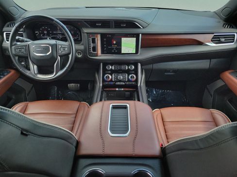 Used 2023 GMC Yukon Denali Ultimate image 12