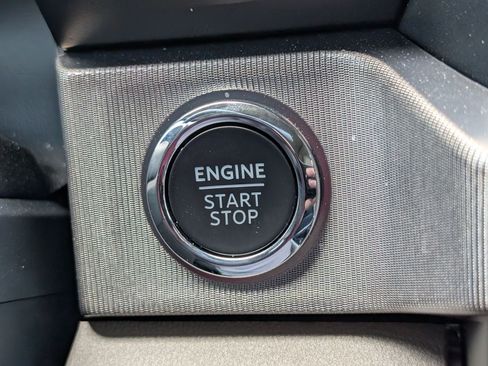 Used 2025 Ford F250 Platinum w/ Platinum Plus Package AWD/4WD image 31