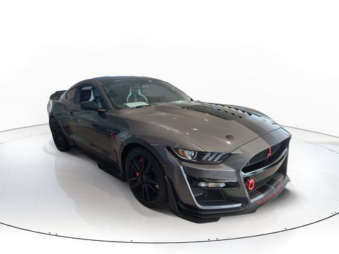Used 2021 Ford Mustang Shelby GT500 w/ Technology Package RWD image 2