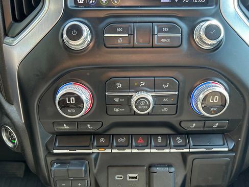 Used 2019 GMC Sierra 1500 SLE w/ X31 Off-Road Package AWD/4WD image 29