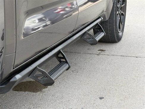 Used 2022 Toyota Tundra SR5 w/ SR5 Convenience Package image 11