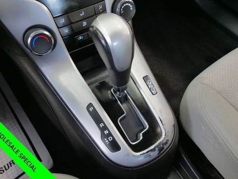 Used 2014 Chevrolet Cruze LT image 20