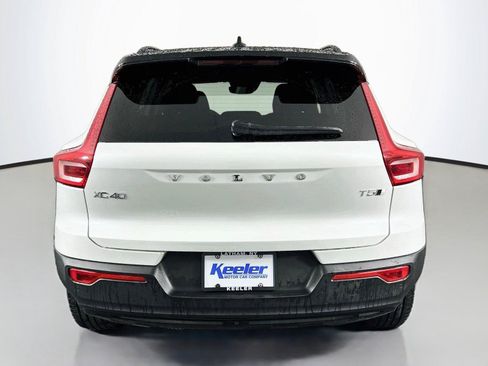 Used 2022 Volvo XC40 T5 R-Design AWD/4WD image 5