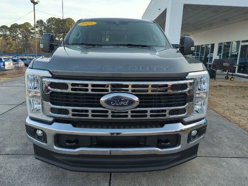 Used 2025 Ford F250 XLT image 2
