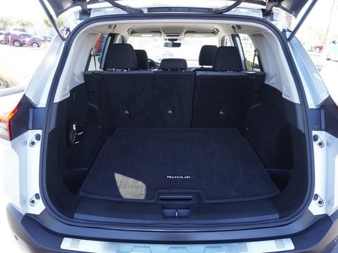 Certified 2023 Nissan Rogue SV FWD image 8