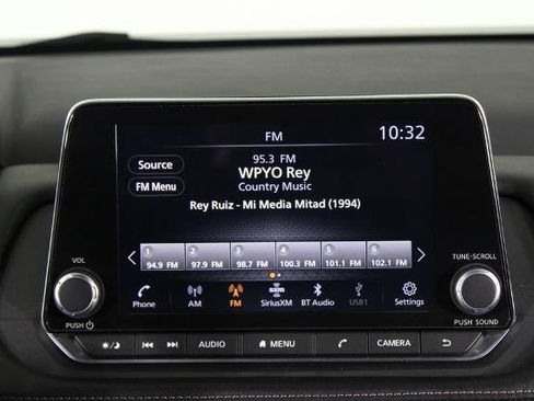 Certified 2024 Nissan Rogue SV FWD image 9