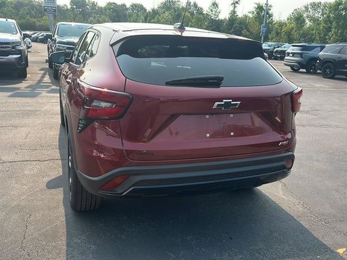 Used 2024 Chevrolet Trax RS w/ Driver Confidence Package FWD image 4