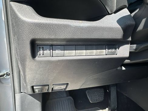 Used 2025 Toyota RAV4 XLE w/ Convenience Package AWD/4WD image 8