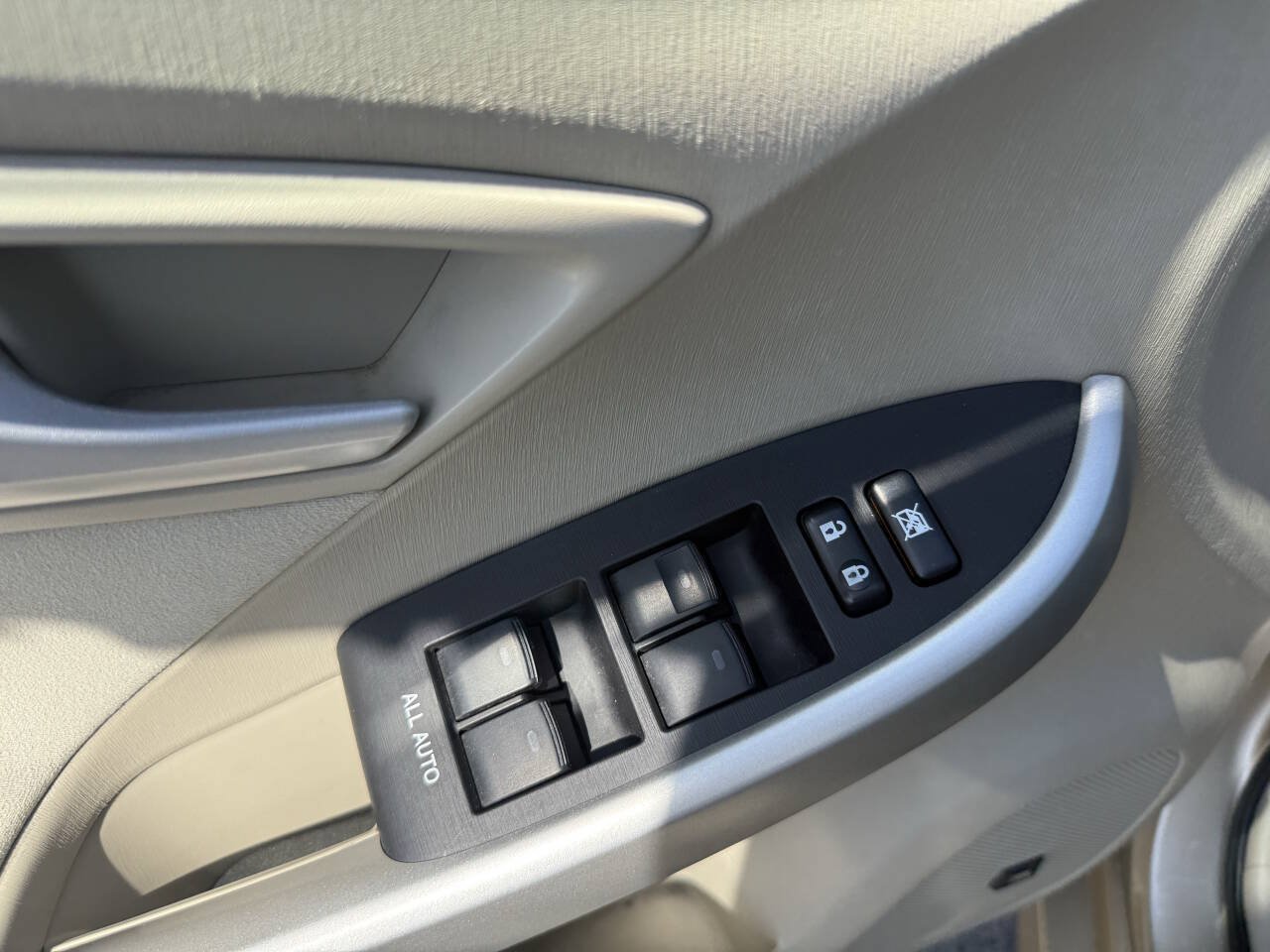 Used 2010 Toyota Prius Three FWD image 16