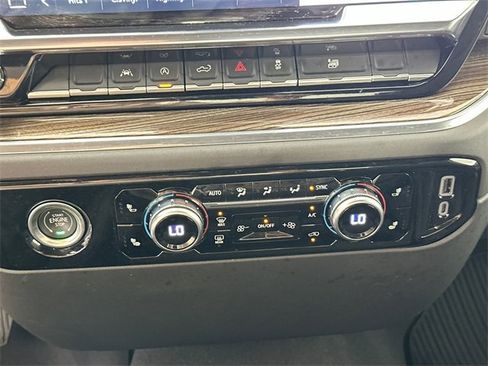 Used 2024 GMC Sierra 1500 Elevation image 13