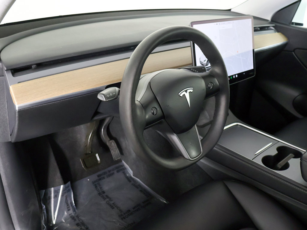 Used 2022 Tesla Model Y Long Range AWD/4WD image 28