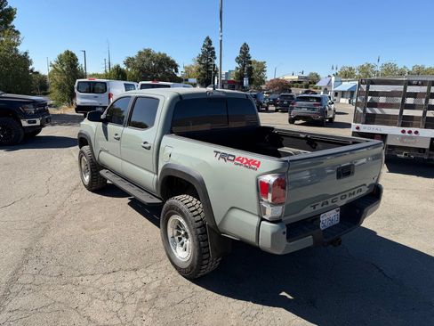Used 2023 Toyota Tacoma TRD Off-Road w/ Technology Package AWD/4WD image 3