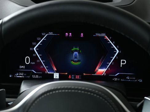 Certified 2025 BMW X5 xDrive50e w/ M Sport Package image 21