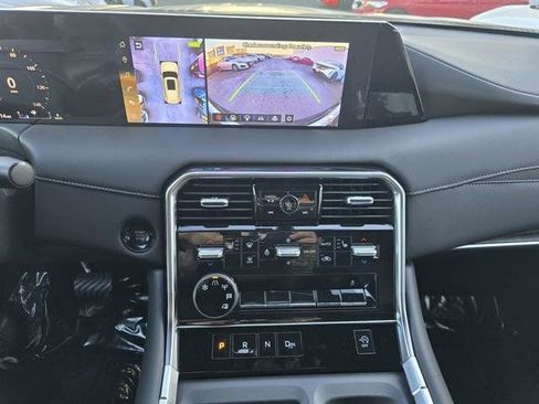 New 2025 Nissan Armada SL w/ Captain's Chari Seat Package image 7