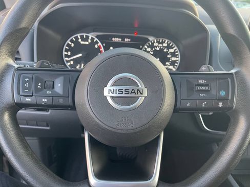 Used 2021 Nissan Rogue SV AWD/4WD image 16