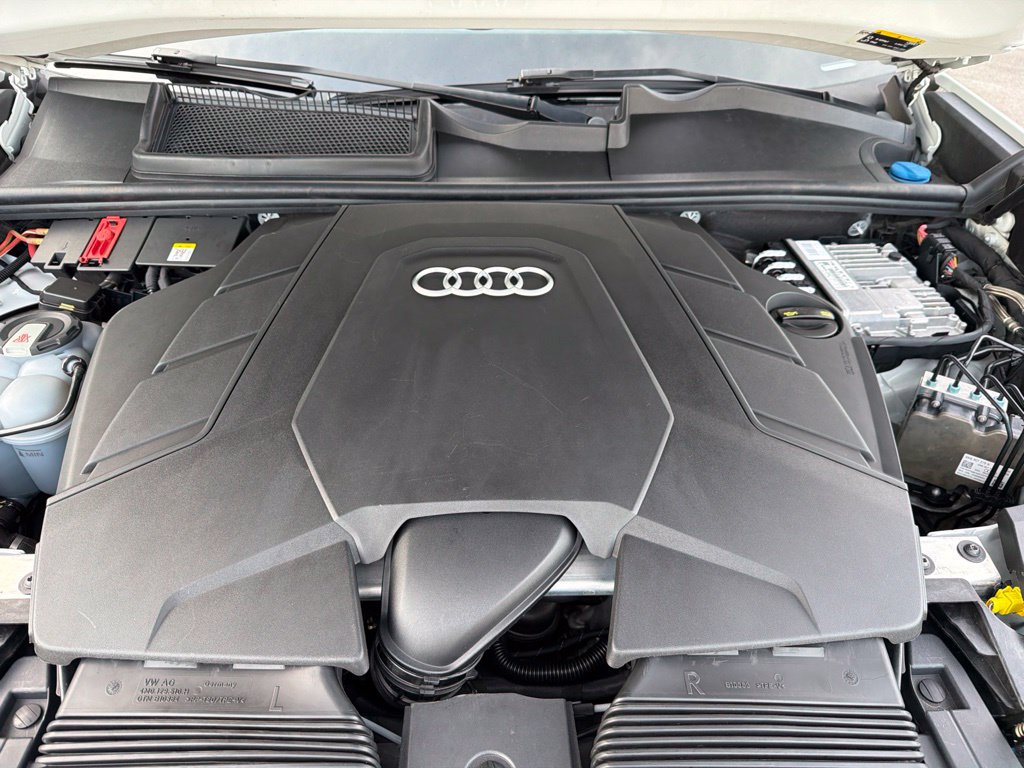 Used 2019 Audi Q8 Prestige AWD/4WD image 13