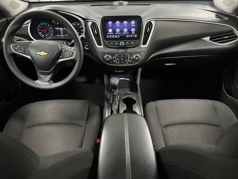 Used 2022 Chevrolet Malibu LT FWD image 2