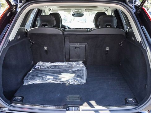 Used 2025 Volvo XC60 B5 Plus w/ Climate Package image 26