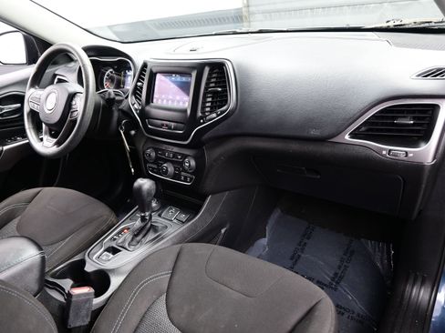 Used 2021 Jeep Cherokee Latitude AWD/4WD image 16