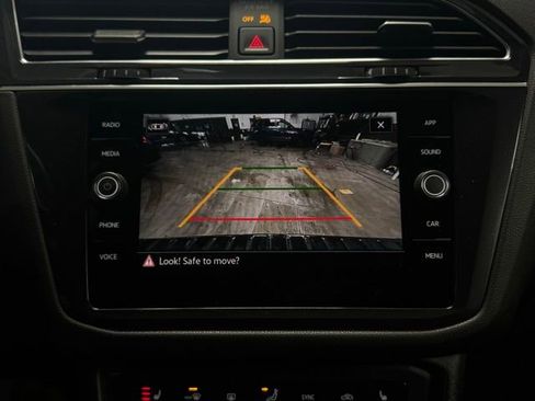 Used 2022 Volkswagen Tiguan SE R-Line image 35