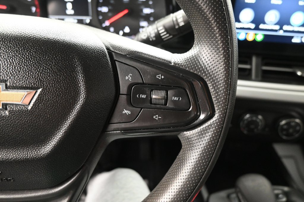 Used 2024 Chevrolet Trax LS w/ LS Convenience Package FWD image 19
