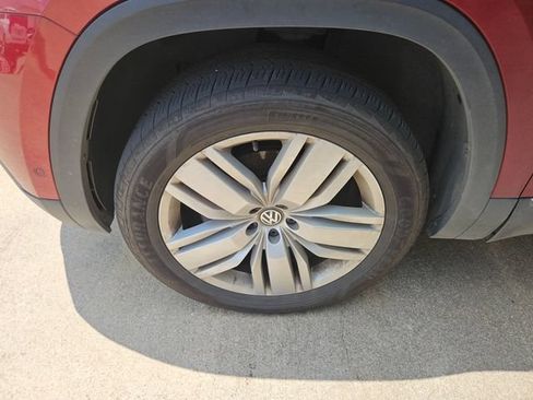 Used 2018 Volkswagen Atlas SEL Premium AWD/4WD image 2