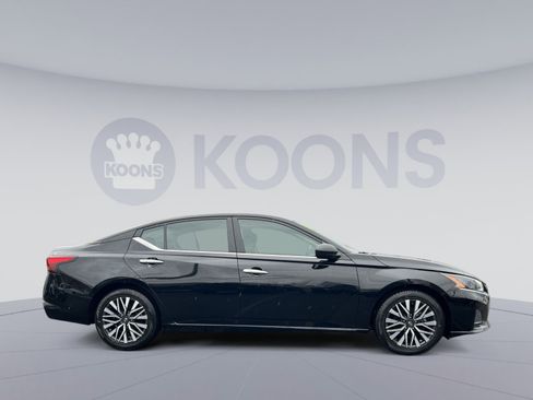 Used 2024 Nissan Altima 2.5 SV image 7