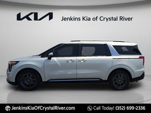 Used 2025 Kia Carnival SX FWD image 11