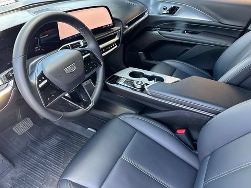 Certified 2024 Cadillac Lyriq Tech w/ Driver Assist Package AWD/4WD image 9