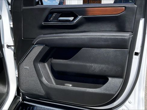 Used 2026 GMC Yukon XL Denali w/ Sun & Power Step Package image 23