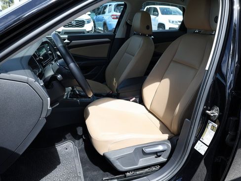 Used 2019 Volkswagen Jetta SE image 14