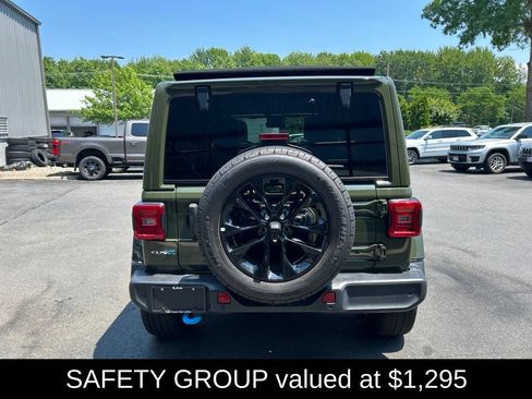 Used 2024 Jeep Wrangler Unlimited Sahara w/ Technology Group AWD/4WD image 5