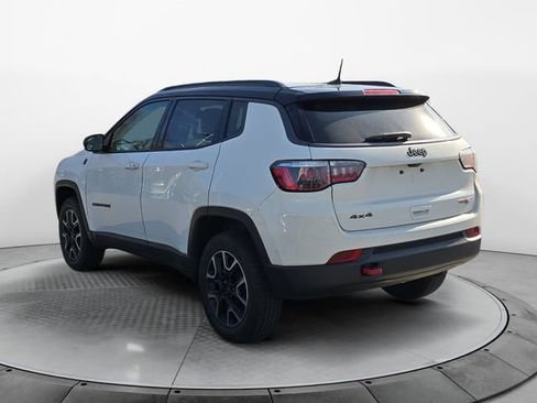 Used 2019 Jeep Compass Trailhawk image 3
