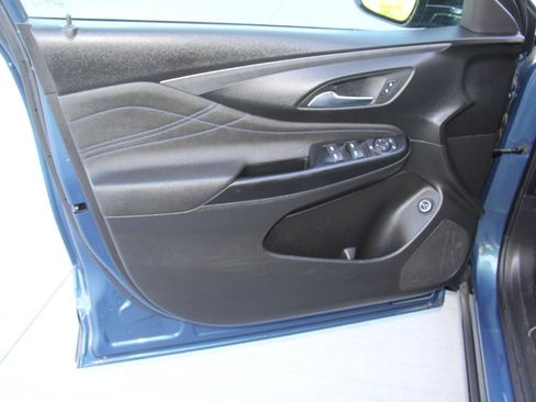 Used 2024 Buick Envista Sport Touring w/ Convenience I Package FWD image 20