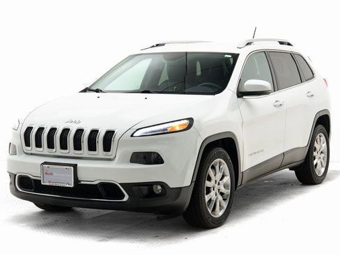 Used 2017 Jeep Cherokee Limited image 28