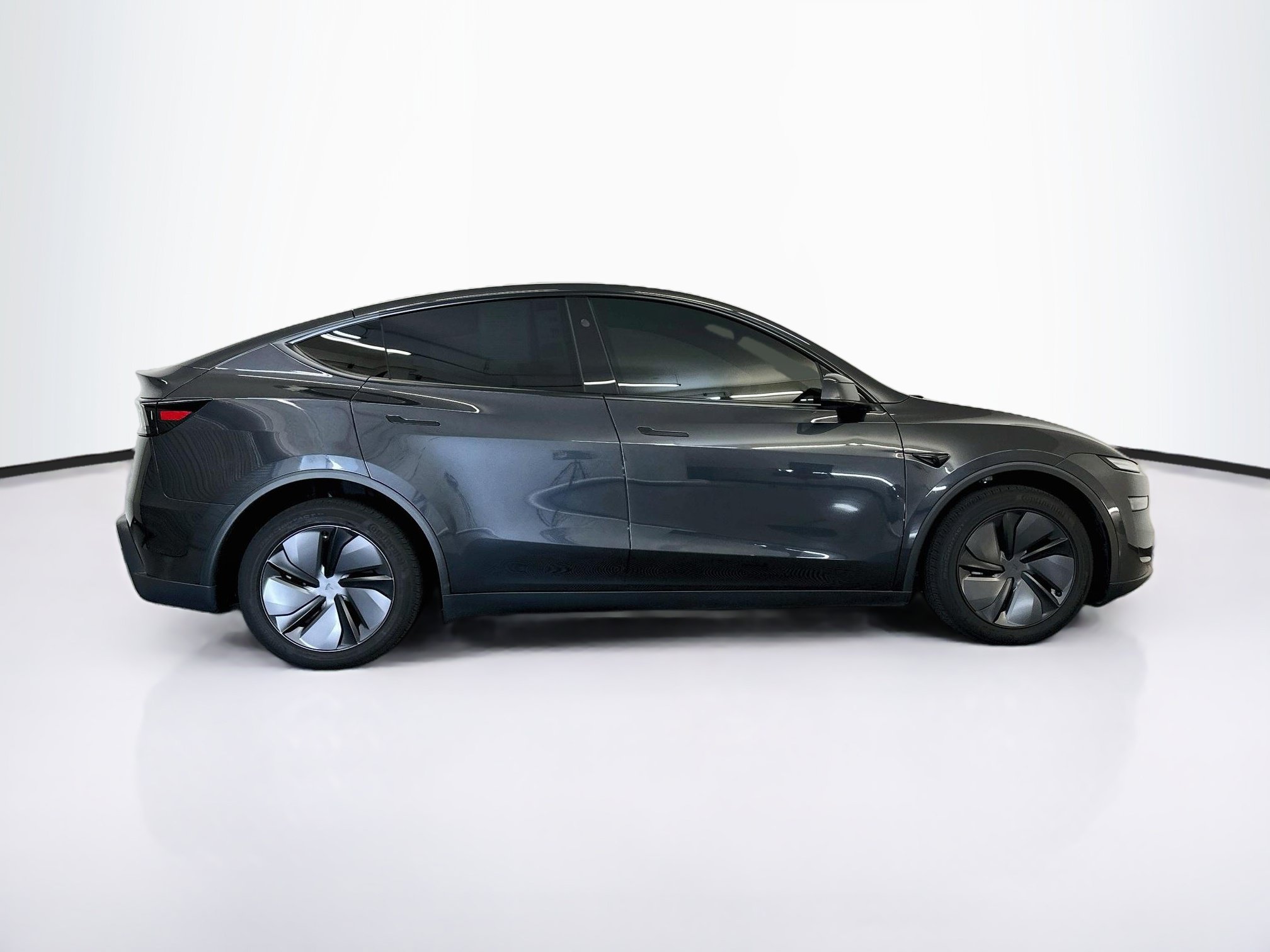 Used 2026 Tesla Model Y AWD image 10