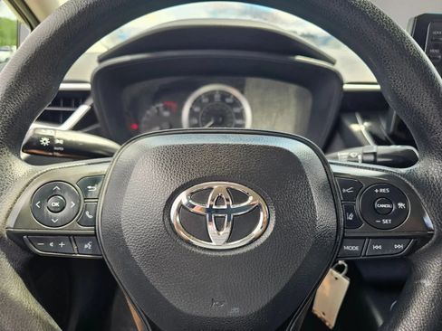 Used 2022 Toyota Corolla LE FWD image 10