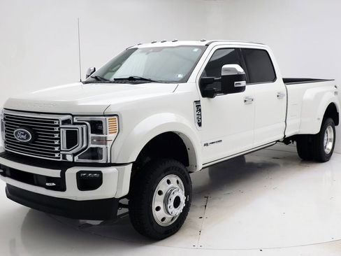Used 2021 Ford F450 Platinum w/ FX4 Off-Road Package image 2