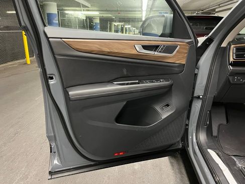 New 2026 Volkswagen Atlas SE image 19