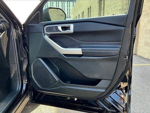 Certified 2023 Ford Explorer XLT w/ Class IV Trailer Tow Package image 22