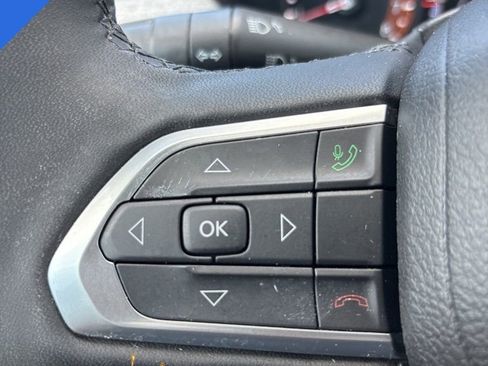 Used 2023 Jeep Compass Latitude image 35