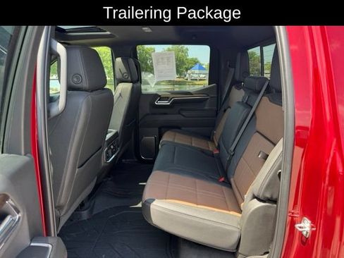 Used 2024 Chevrolet Silverado 1500 High Country w/ High Country Premium Package AWD/4WD image 9